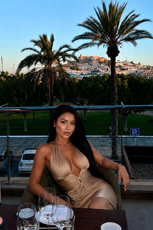Ibiza Tops - Escorts - CHLOE